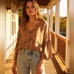 Women's Loveriche Cropped Button Up Top with 3/4 Length Bell Sleeve Size Sm